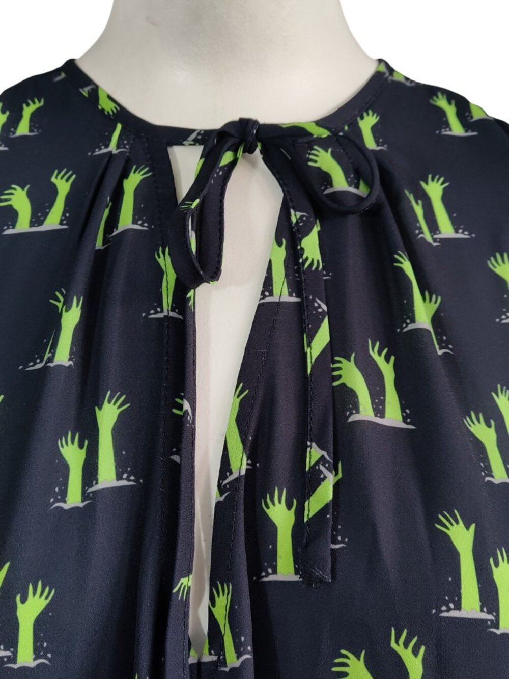 Unique Vintage Retro Zombie Slime Green Hands Tie Neck Swingy Midi Dress 2X/18 - Picture 5 of 12